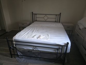 Fairly new bedroom set