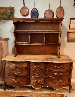 Rustic hutch