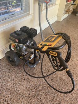 DEWALT 3300 PSI Gas Pressure Washer – Honda GCV Engine – Ready to Work