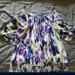 Blouse With Chain Shoulders  And Matching Shoes 