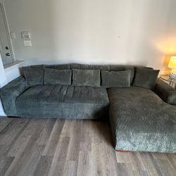 ✨ Green Corduroy 2-Piece Sectional w/ Chaise — $600