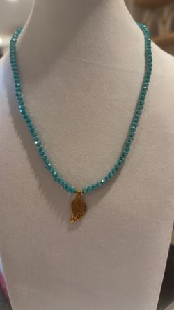 Blue Pearl Leaf Necklace – Shimmery & Brand New