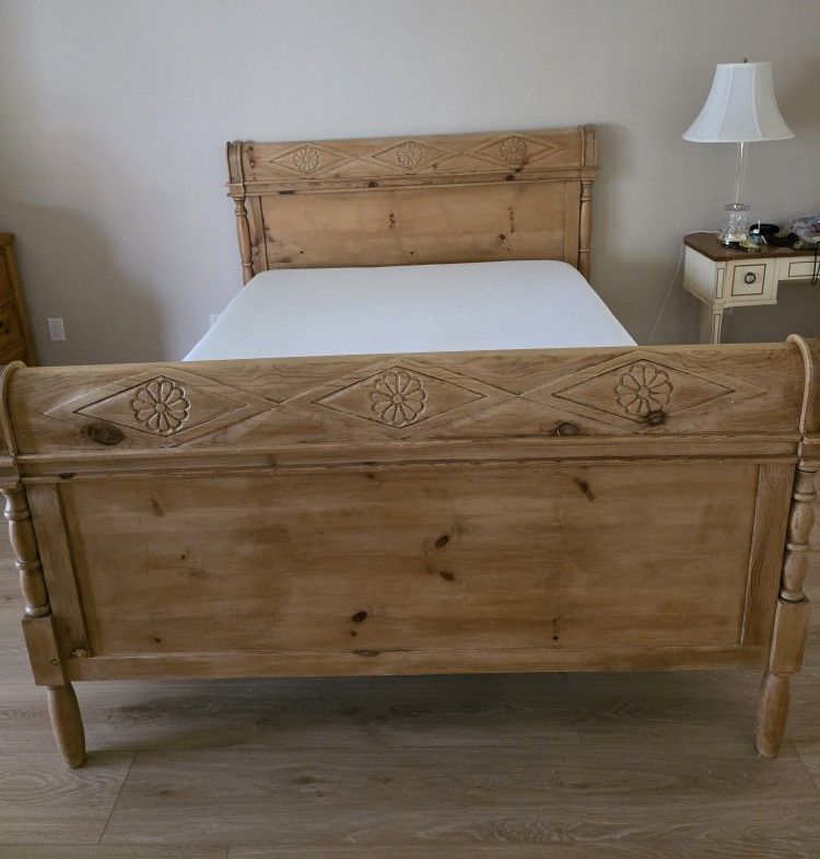 Queen Sleigh Bed (headboard & Footboard) with Mattress