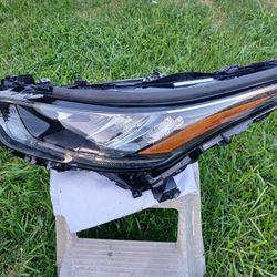 2023 Toyota Highlander OEM Original Lt Driver Side Headlight LED 