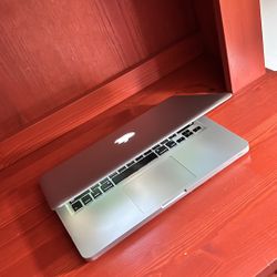 Apple MacBook Pro 13” 8GB RAM 256GB SSD i5 Processor macOS 15.1 Sequoia $140
