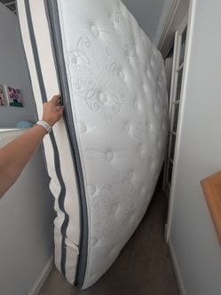 $30 queen mattress