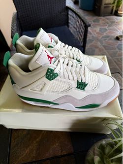 Jordan 4 SB pine green