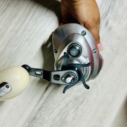 Shimano Tranx 500 PG Fishing Reel $470