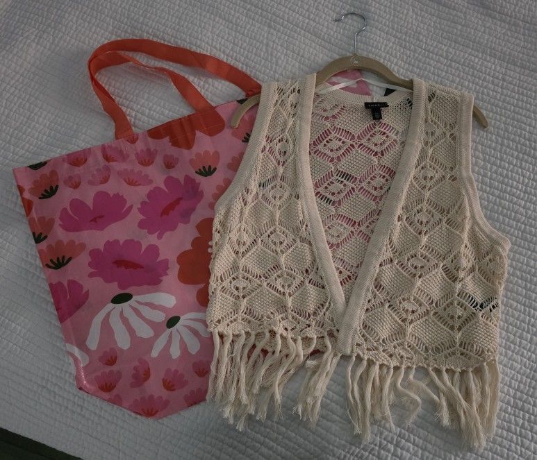 Surprise Bag of Fashionable Clothes For Sale - 25 Items
