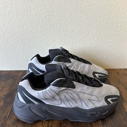 Yeezy 700 MNVN Grey (Size 7)