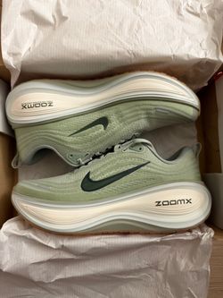 Nike Vomero Plus Premium Running shoes Size 9.5