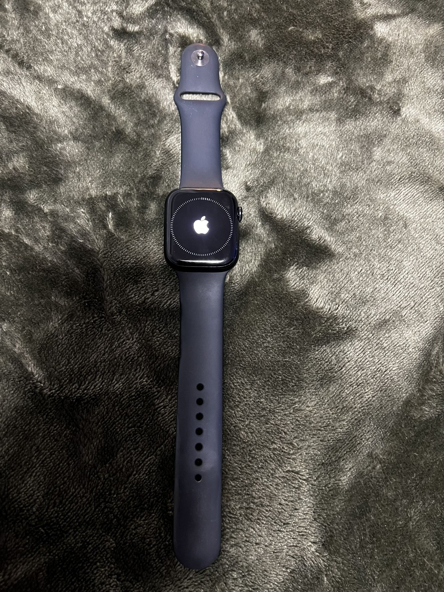 APPLE WATCH SERIES 7 90$