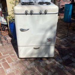 General Chef Stove/Refrigerator