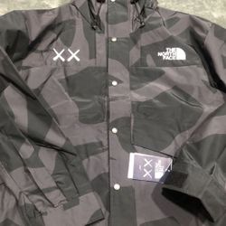 North Face X Kaws.  Xl,xxl