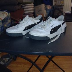 Puma Tennies Shoe