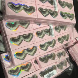 eyelashes 