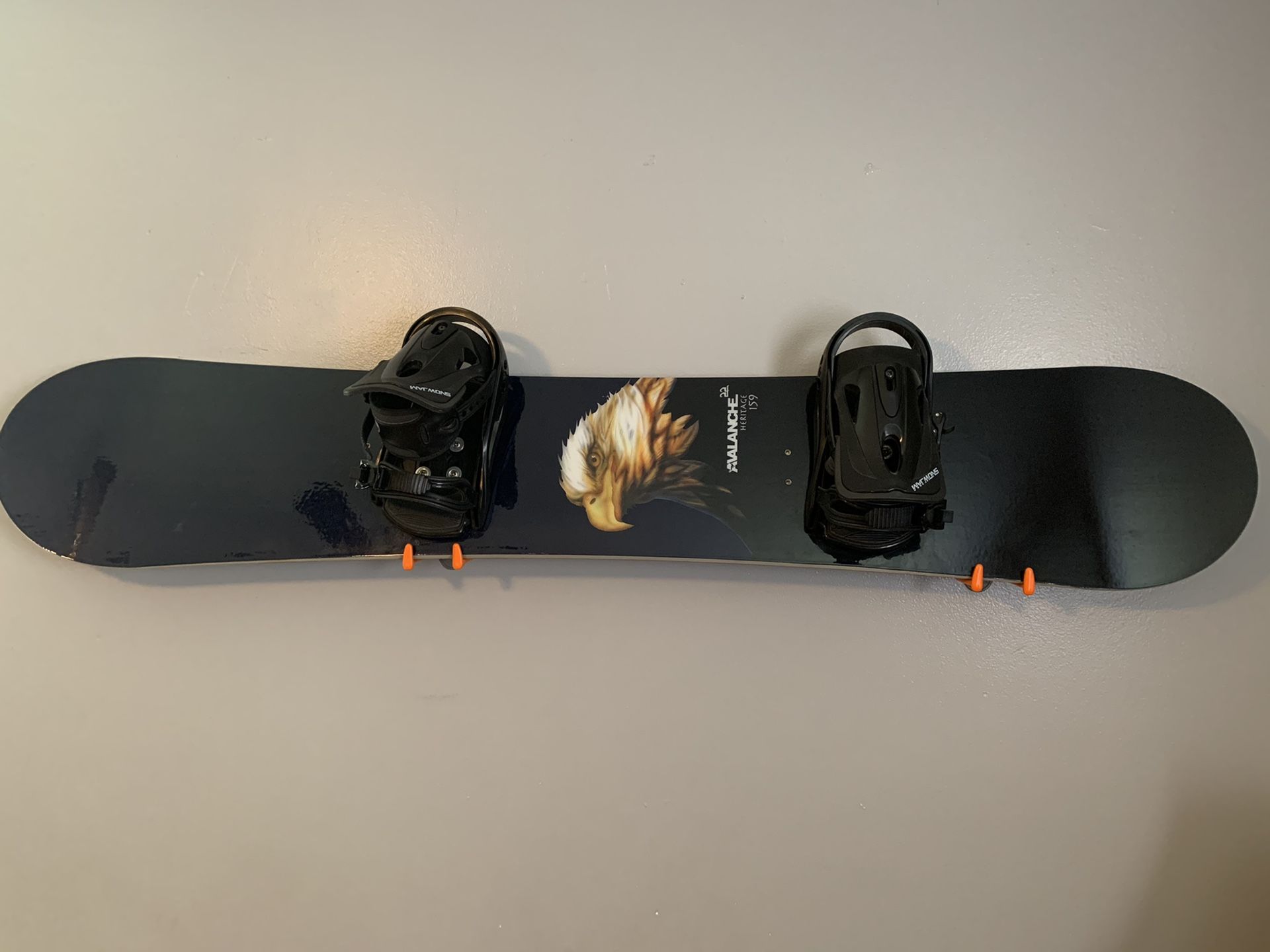 Avalanche snowboard