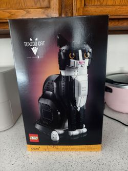 NEW / UNOPENED BOX - LEGO Ideas Tuxedo Cat Set 21349