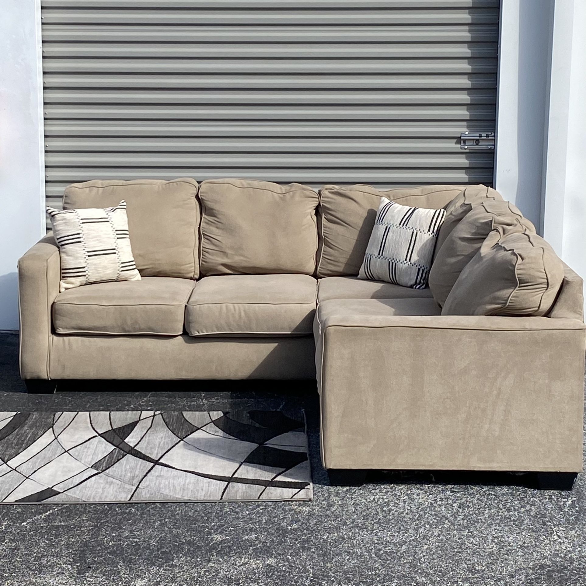 Like New Ashley Beige Sectional Couch/Sofa + FREE DELIVERY! 