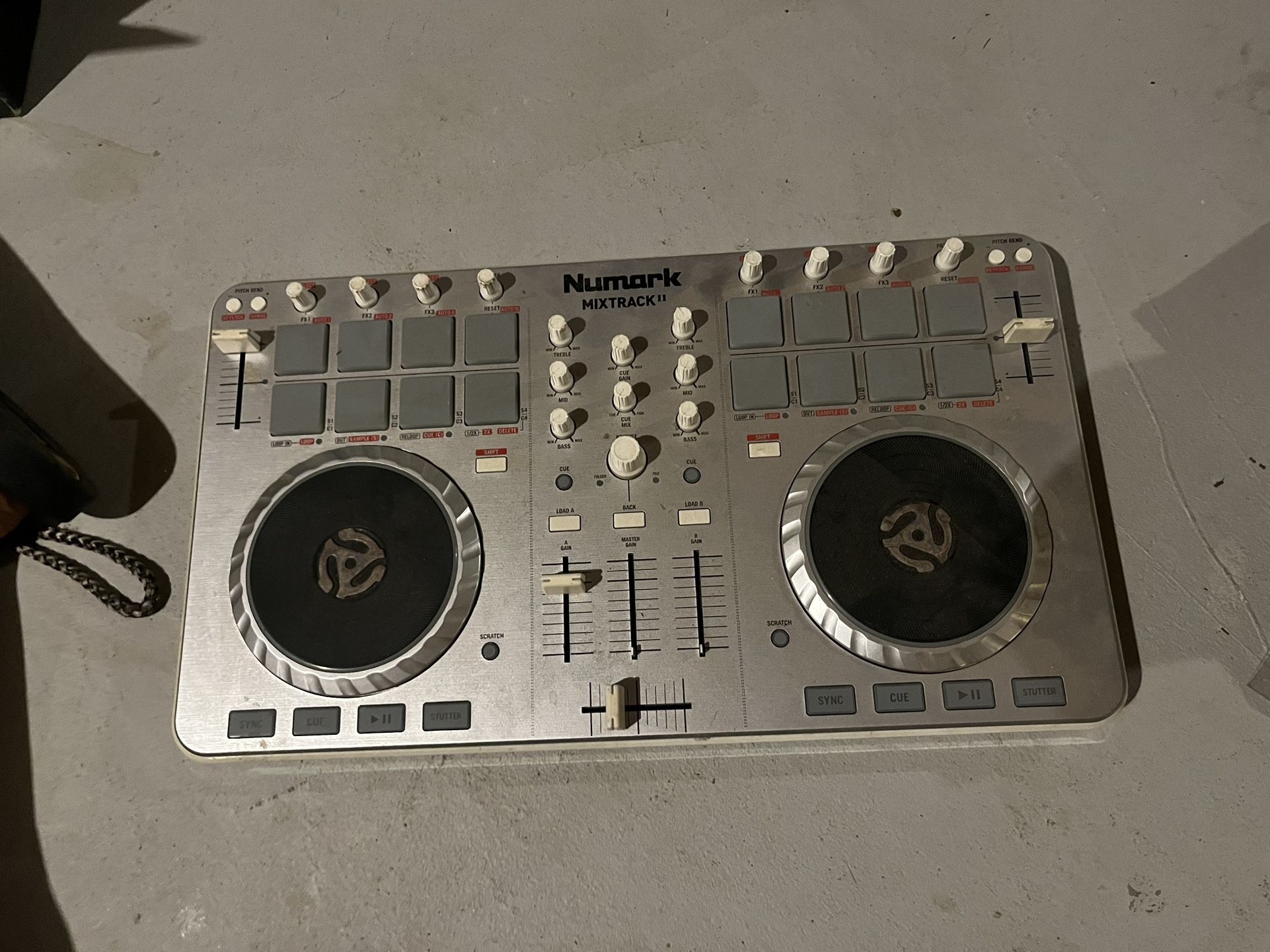 Numark Mixtrack II DJ Controller