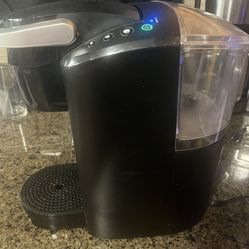 Moving Sale Perf Condition Keurig Coffee Machine Great Deal 