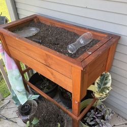 Cedar Planter