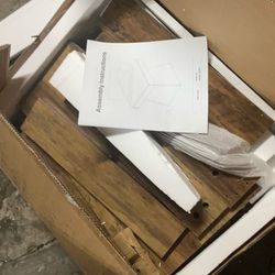 Small square end  table ( new)