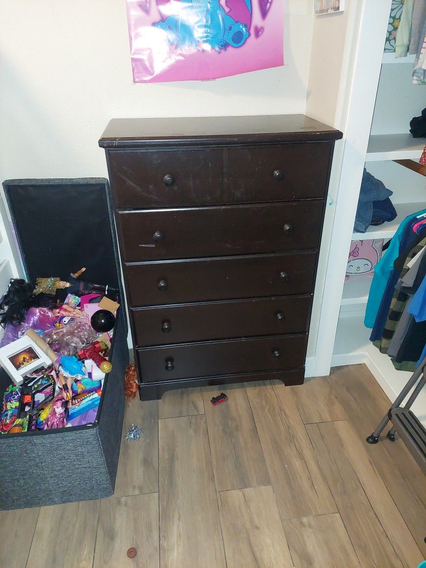 5 Drawer Dresser