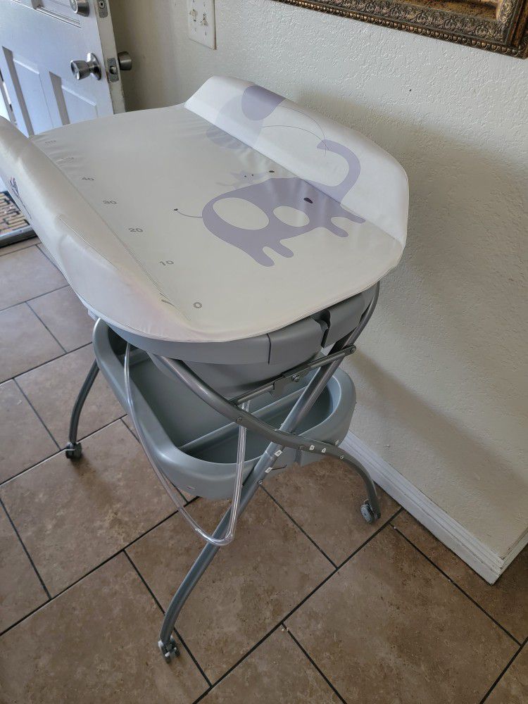 Brand New Baby Shower Tub And Changing Table 