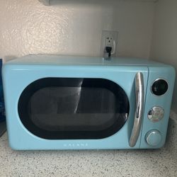 Retro Blue Microwave