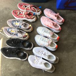 Womens Size 7 Shoes (read Description)