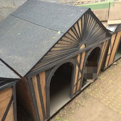 Large Dog House (Available Today)