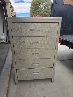 Chest Dresser