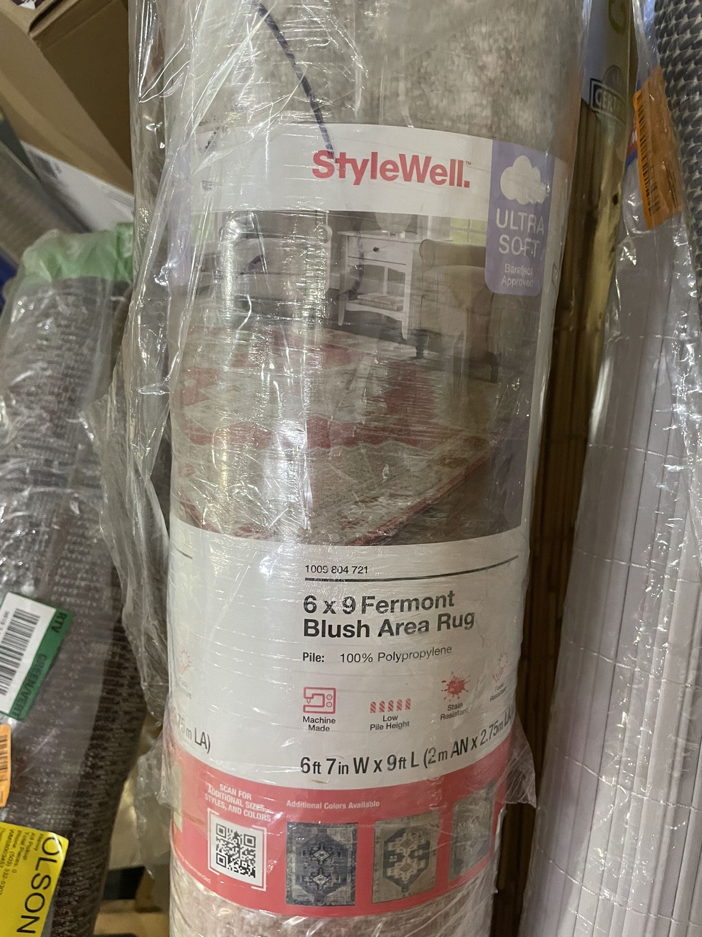 SaleSumo Fermont Blush 6 ft. 7 in. x 9 ft. Medallion Area Rug