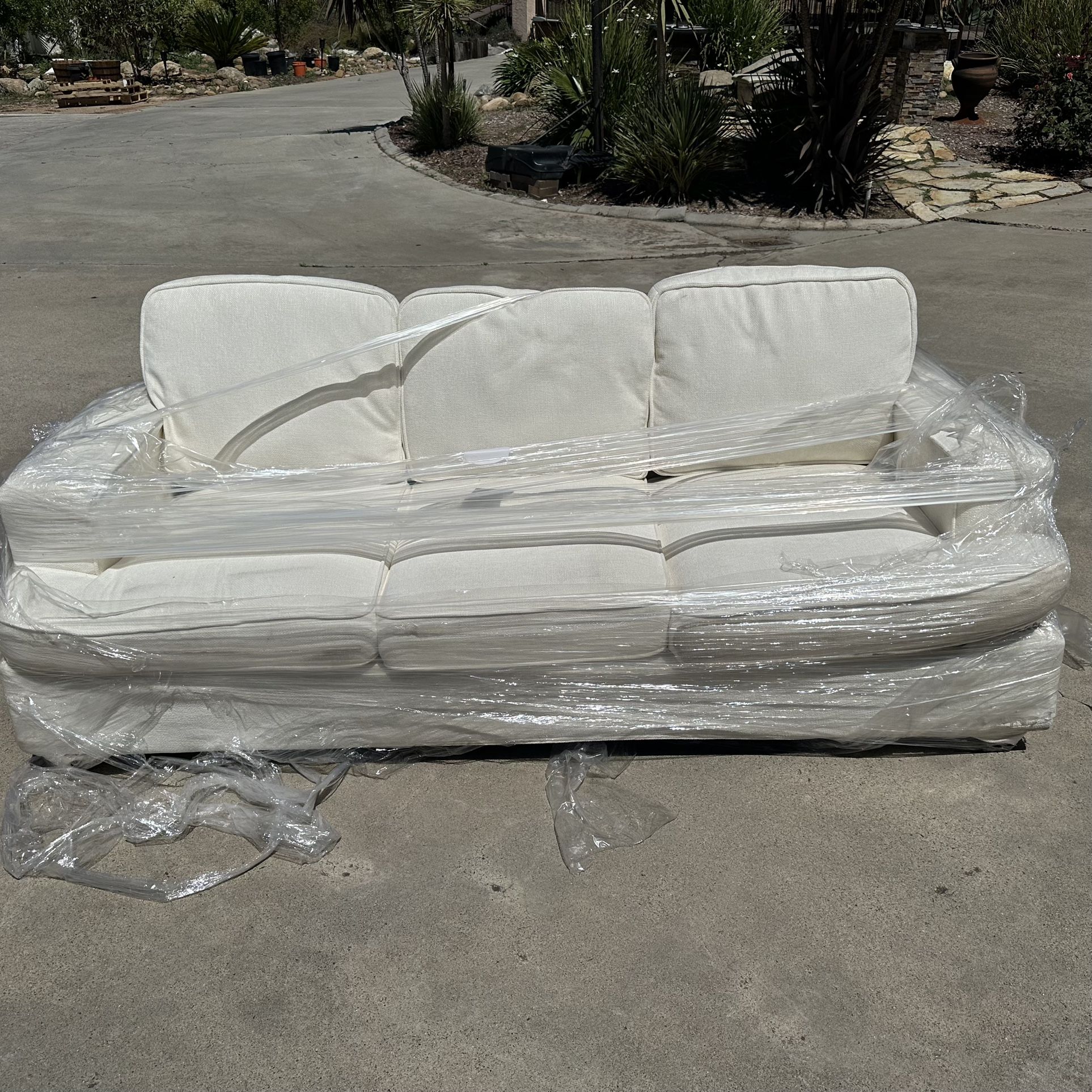 Gottfried Modern 80.3" Slipcovered Sofa with Removable Seat and Back Cushions Washable in machine For comfortable like in new condition