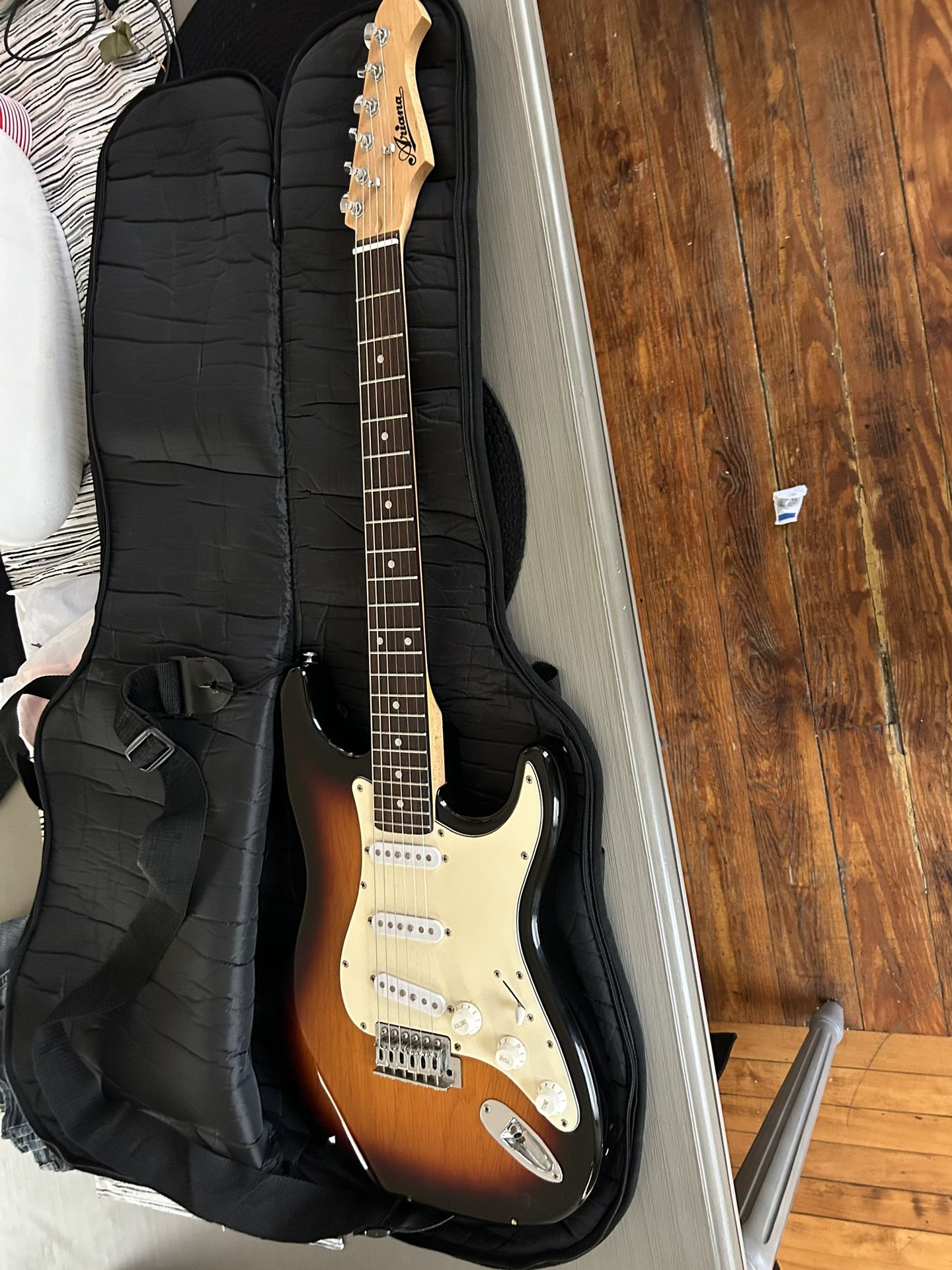 Ari Stratocaster Style Electric Guitar With  Carrying Bag