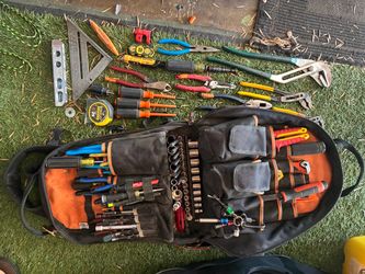 Over 100 Tools w/ Backpack Style Tool bag