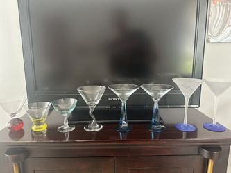 8 Colorful Martini Glasses 