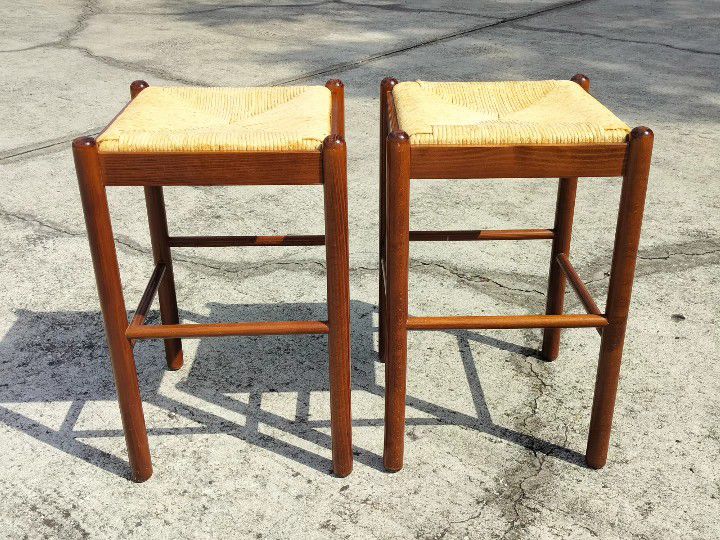 Mid Century Made In Italy Woven Rush Seat  Counter Height Bar Stools