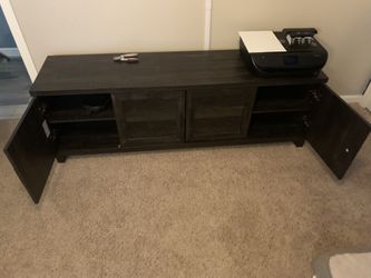Entertainment center