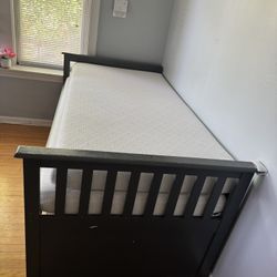 Twin Bed 🛏️ With 2 mattresses