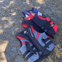 3 Adult Swimming Vest Size In Pictures $34 Each Perfect For Snorkeling 🤿 And Flouting Device