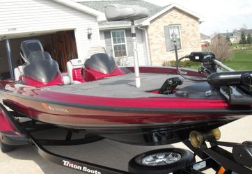 KING Triton Low price 2007 boat