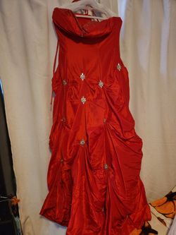 Quinceanñera Dress, Gloves, Chal, And Doll