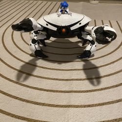 Sonic 3 Movie Crab Mech Battle Playset with Pinching Claws and 2.5 inch Sonic Action Figure