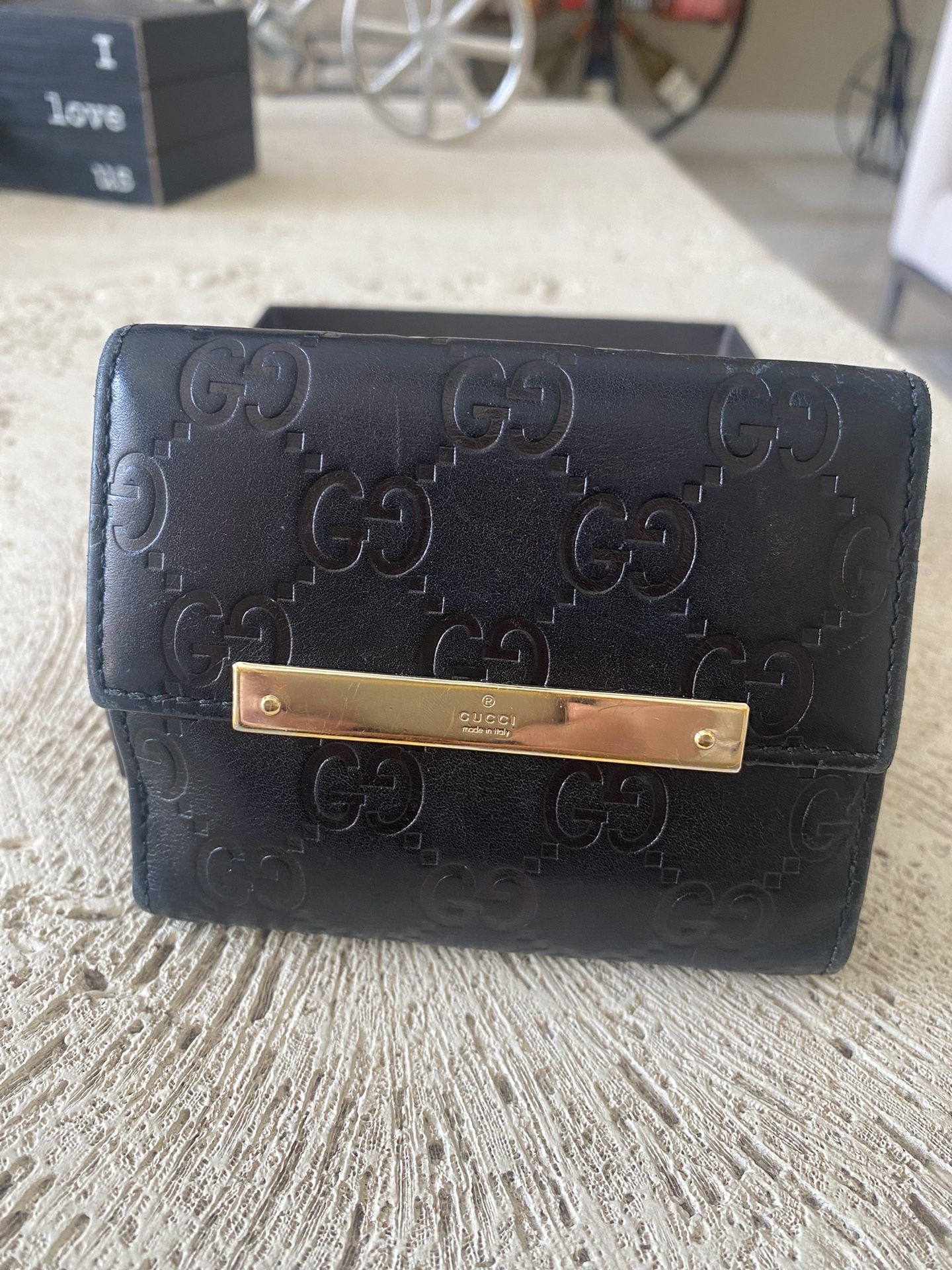 Gucci compact wallet