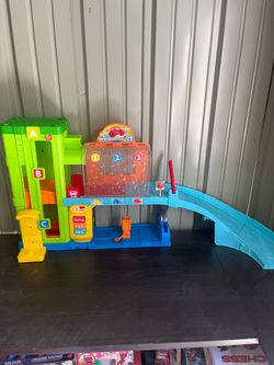 Little car wash toy