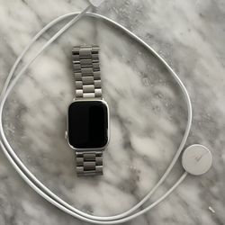 Apple Watch 8