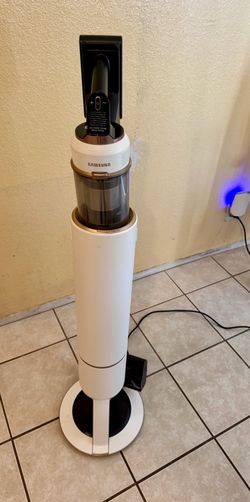 Samsung BESPOKE Jet Cordless Vacuum with Clean Station