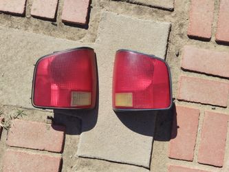 Tail Light Lenses 98 S10 